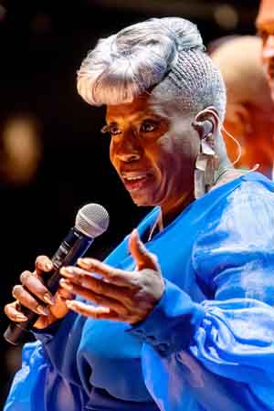 karen gibson singer kingdom choir
